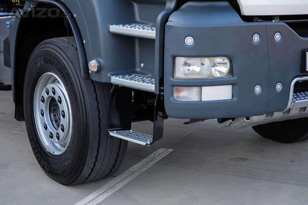 Foto inzerátu 6X4 MAN TGS 33.400 HÁKOVÝ NOSIČ KONTEJNERŮ + HYDRAULICKÁ RUKA