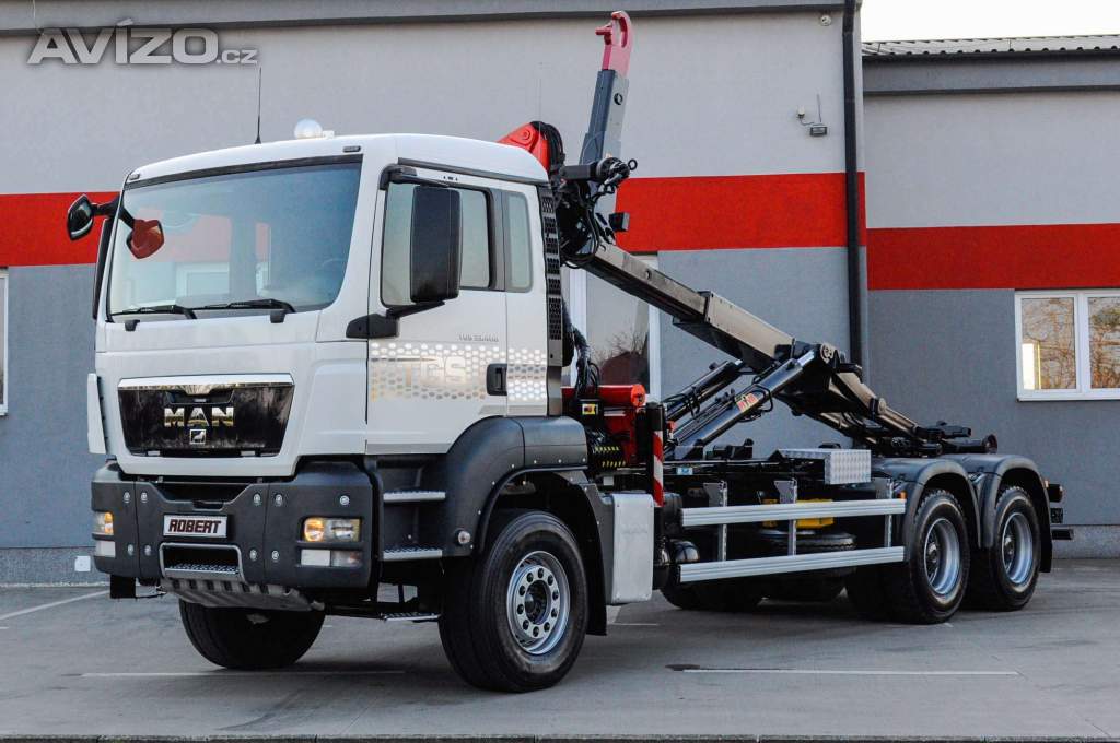 Foto inzerátu 6X4 MAN TGS 33.400 HÁKOVÝ NOSIČ KONTEJNERŮ + HYDRAULICKÁ RUKA