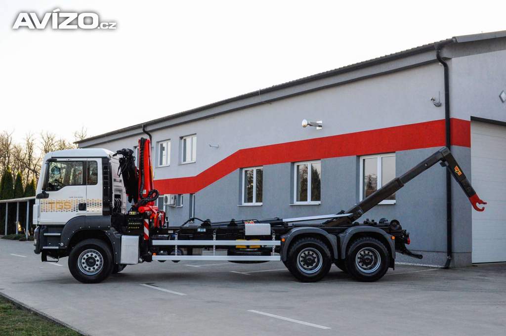 Foto inzerátu 6X4 MAN TGS 33.400 HÁKOVÝ NOSIČ KONTEJNERŮ + HYDRAULICKÁ RUKA