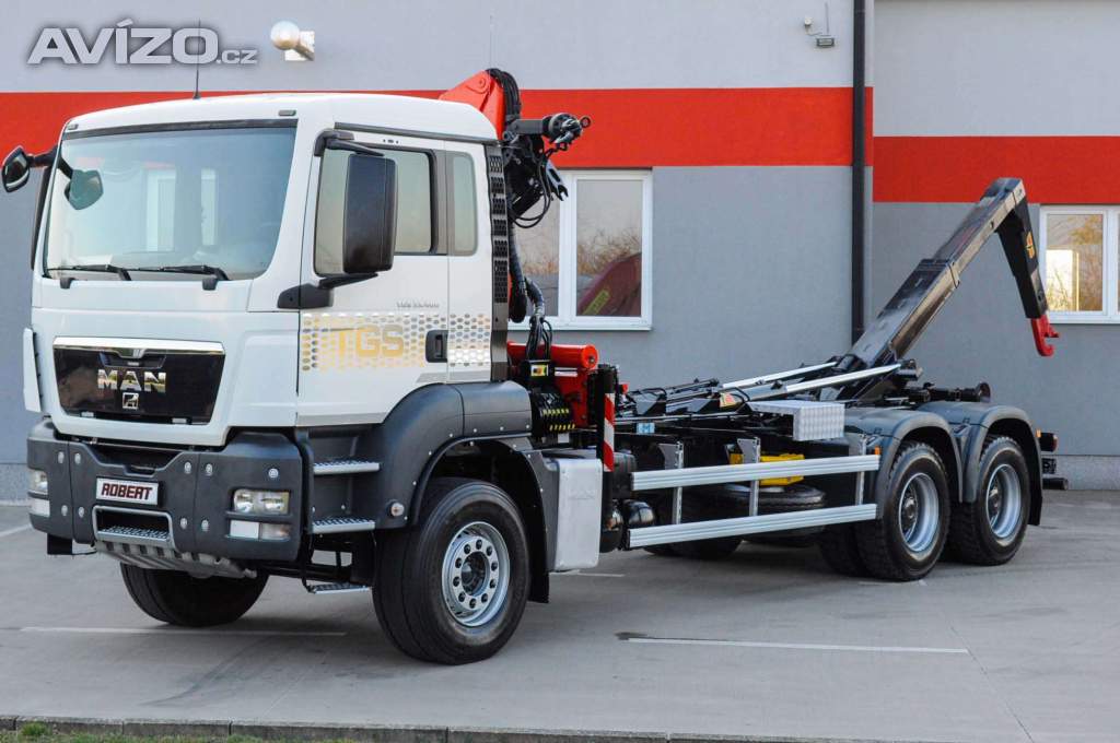 Foto inzerátu 6X4 MAN TGS 33.400 HÁKOVÝ NOSIČ KONTEJNERŮ + HYDRAULICKÁ RUKA