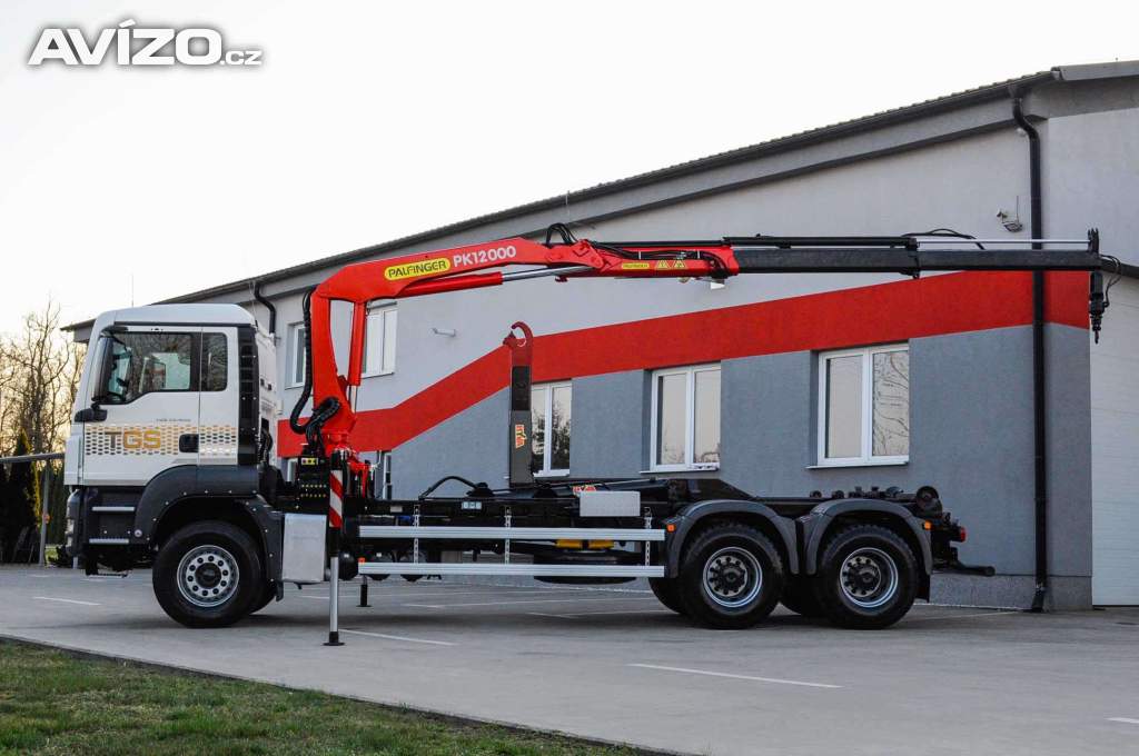 Foto inzerátu 6X4 MAN TGS 33.400 HÁKOVÝ NOSIČ KONTEJNERŮ + HYDRAULICKÁ RUKA