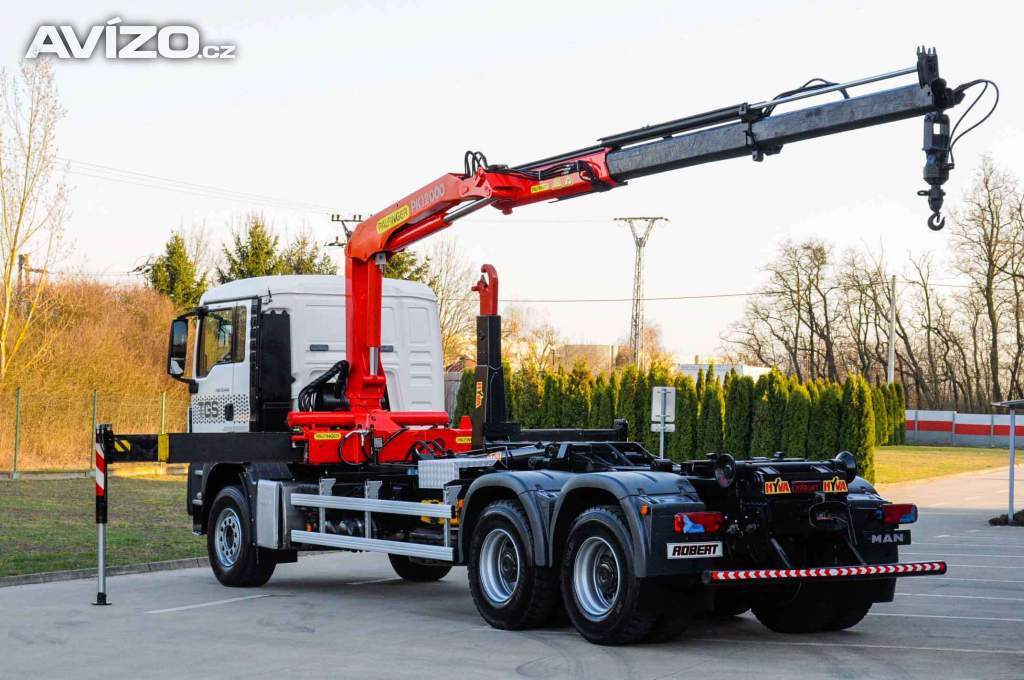 Foto inzerátu 6X4 MAN TGS 33.400 HÁKOVÝ NOSIČ KONTEJNERŮ + HYDRAULICKÁ RUKA