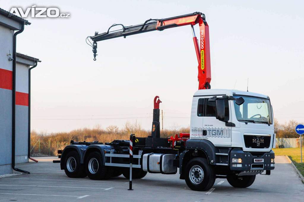 Foto inzerátu 6X4 MAN TGS 33.400 HÁKOVÝ NOSIČ KONTEJNERŮ + HYDRAULICKÁ RUKA