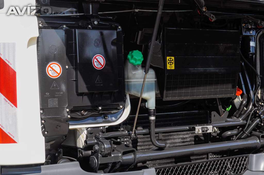 Foto inzerátu MAN TGM 18.240 4X4 TŘÍSTRANNÝ SKLÁPĚČ + HYDRAULICKÁ RUKA