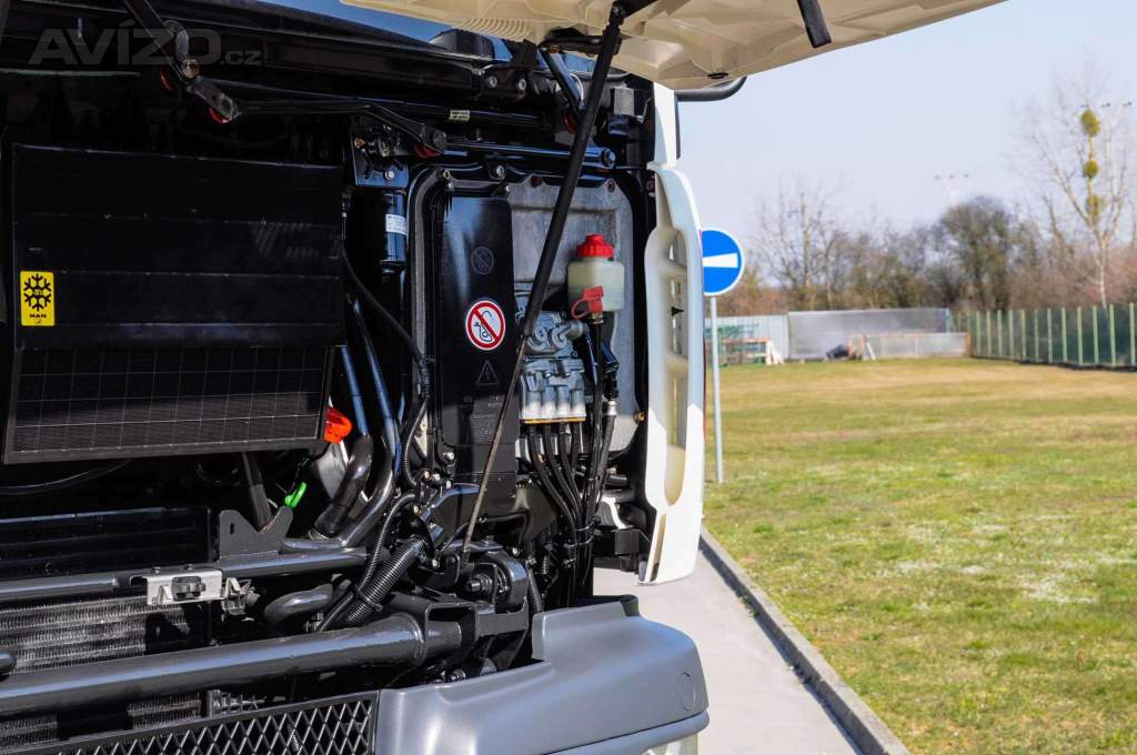 Foto inzerátu MAN TGM 18.240 4X4 TŘÍSTRANNÝ SKLÁPĚČ + HYDRAULICKÁ RUKA