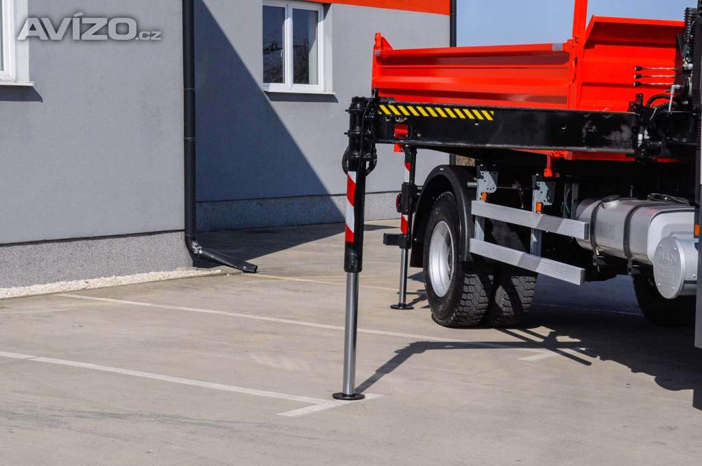 Foto inzerátu MAN TGM 18.240 4X4 TŘÍSTRANNÝ SKLÁPĚČ + HYDRAULICKÁ RUKA
