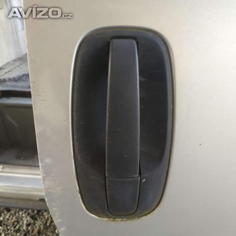 Foto inzerátu Renault Trafic Opel Vivaro Nissan Primastar startér 