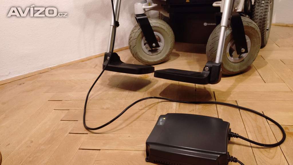 Foto inzerátu PRODÁM elektrický invalidní vozík zn. Handicare Puma 40 SEDEO