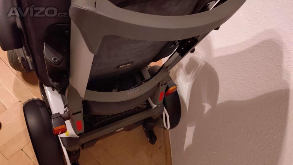 Foto inzerátu PRODÁM elektrický invalidní vozík zn. Handicare Puma 40 SEDEO