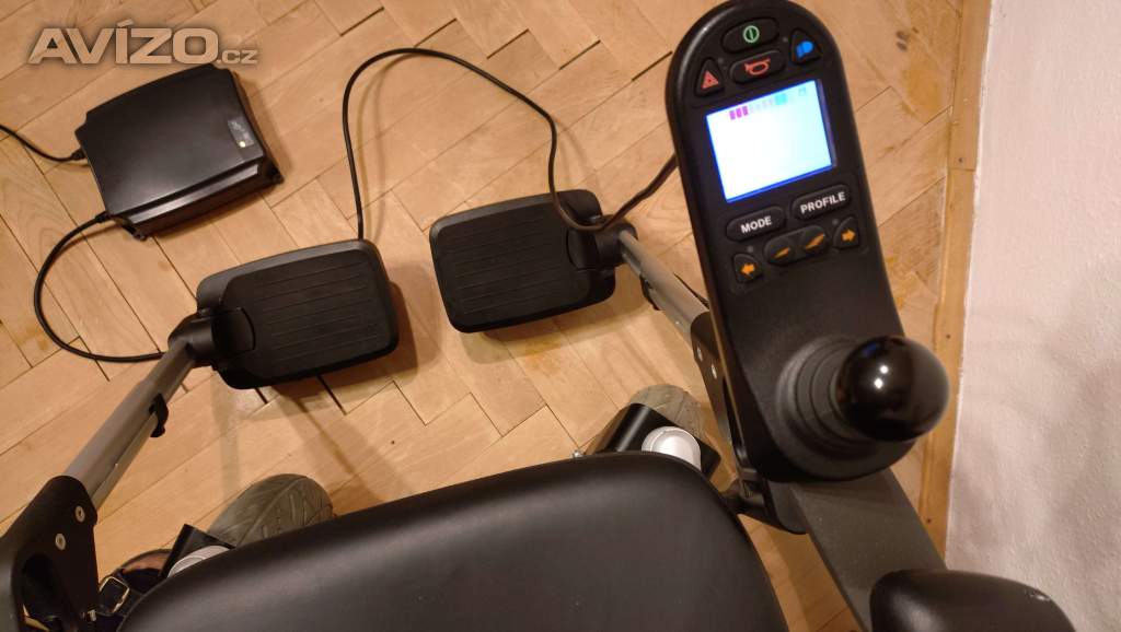 Foto inzerátu PRODÁM elektrický invalidní vozík zn. Handicare Puma 40 SEDEO