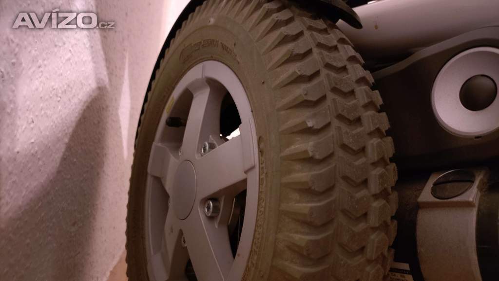 Foto inzerátu PRODÁM elektrický invalidní vozík zn. Handicare Puma 40 SEDEO