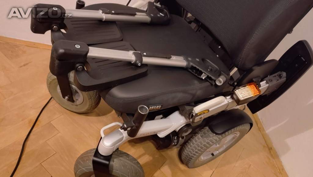 Foto inzerátu PRODÁM elektrický invalidní vozík zn. Handicare Puma 40 SEDEO