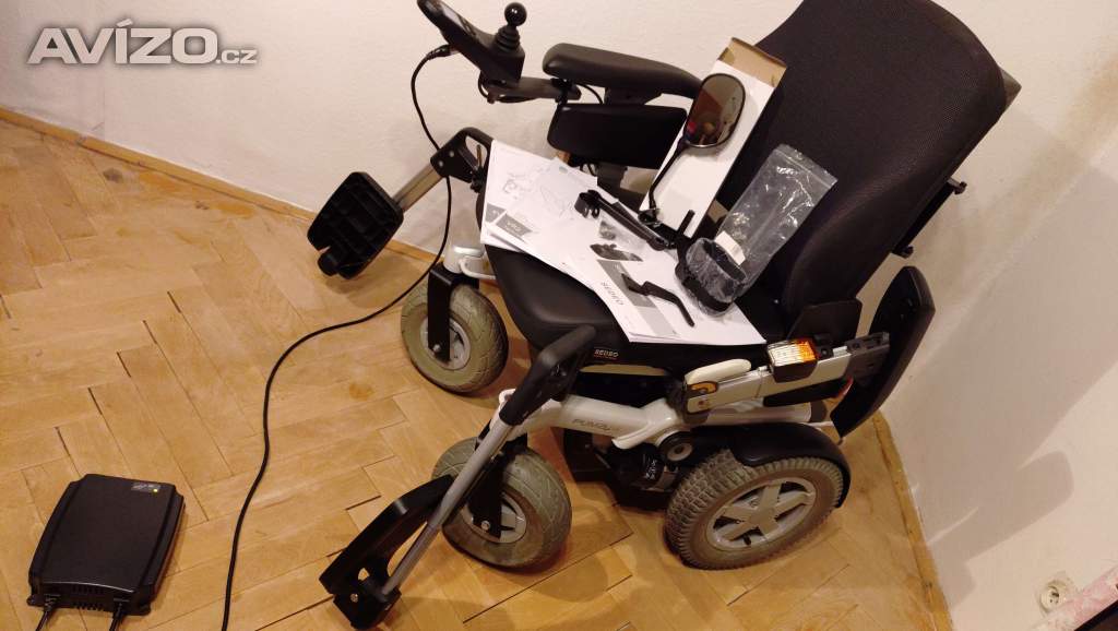 Foto inzerátu PRODÁM elektrický invalidní vozík zn. Handicare Puma 40 SEDEO