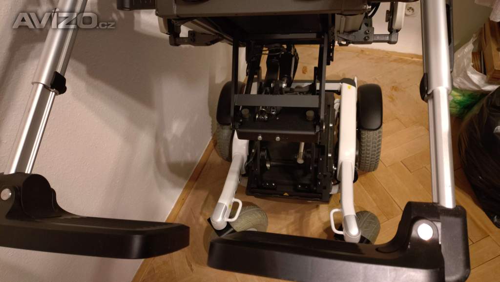 Foto inzerátu PRODÁM elektrický invalidní vozík zn. Handicare Puma 40 SEDEO