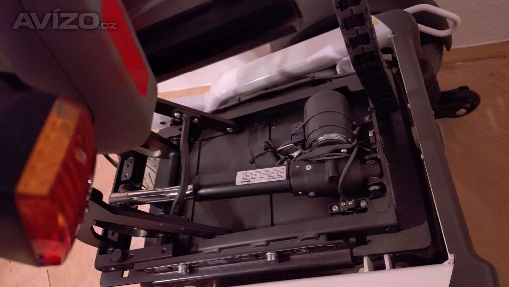 Foto inzerátu PRODÁM elektrický invalidní vozík zn. Handicare Puma 40 SEDEO