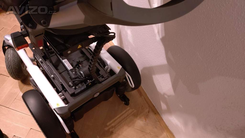 Foto inzerátu PRODÁM elektrický invalidní vozík zn. Handicare Puma 40 SEDEO