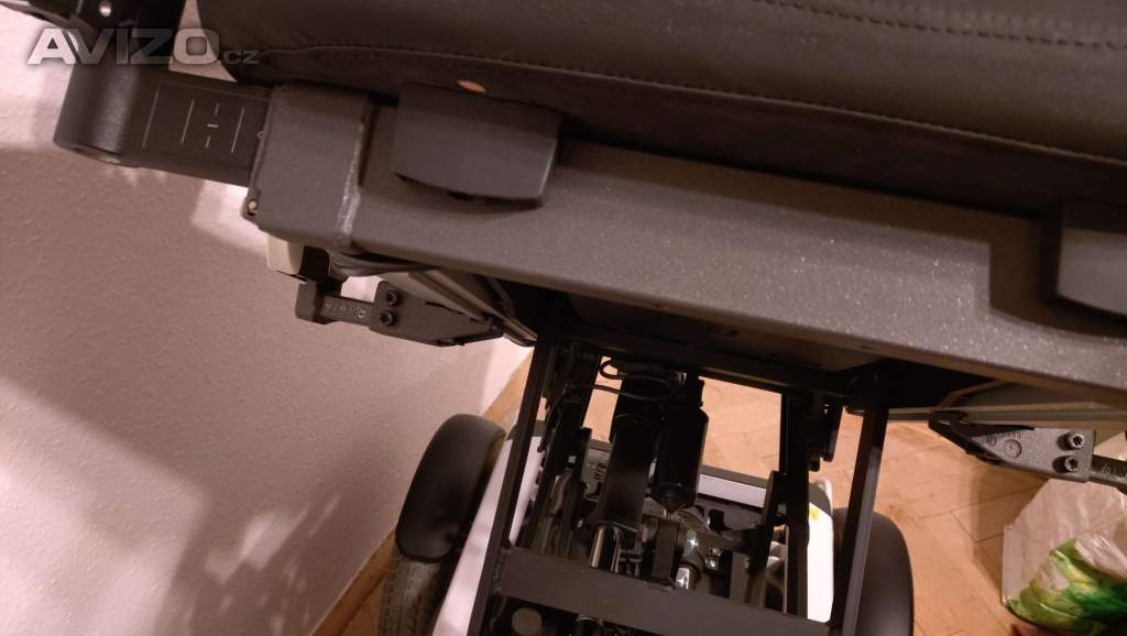 Foto inzerátu PRODÁM elektrický invalidní vozík zn. Handicare Puma 40 SEDEO
