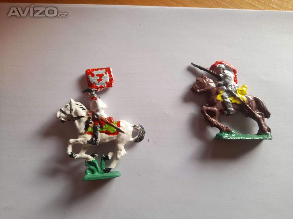 Foto inzerátu Prodej cínových figurek - rytíři, indiáni, vojáci, fantasy.....
