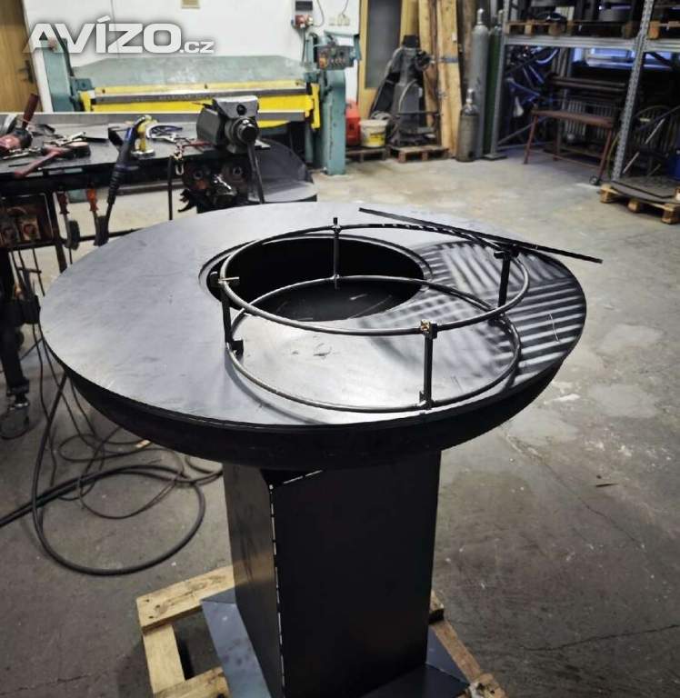 Foto inzerátu Párty gril / zahradní ohniště s opékací deskou Ø 920 mm, výška 990 mm