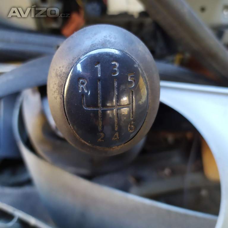 Foto inzerátu Renault Trafic 2004 Vivaro 1.9dci 74kw startér a díly 