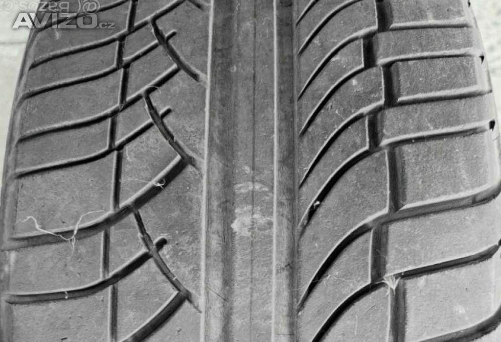 Foto inzerátu Prodám po 2ks letních pneu 235/50 R20: