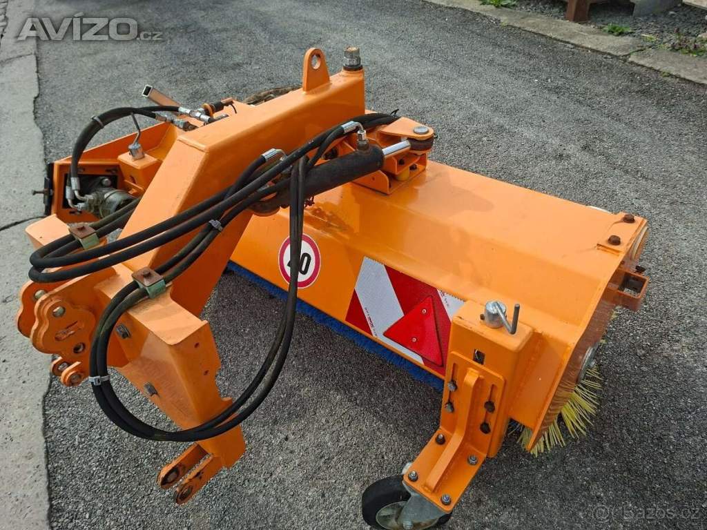 Foto inzerátu Traktorový kartáč čelní