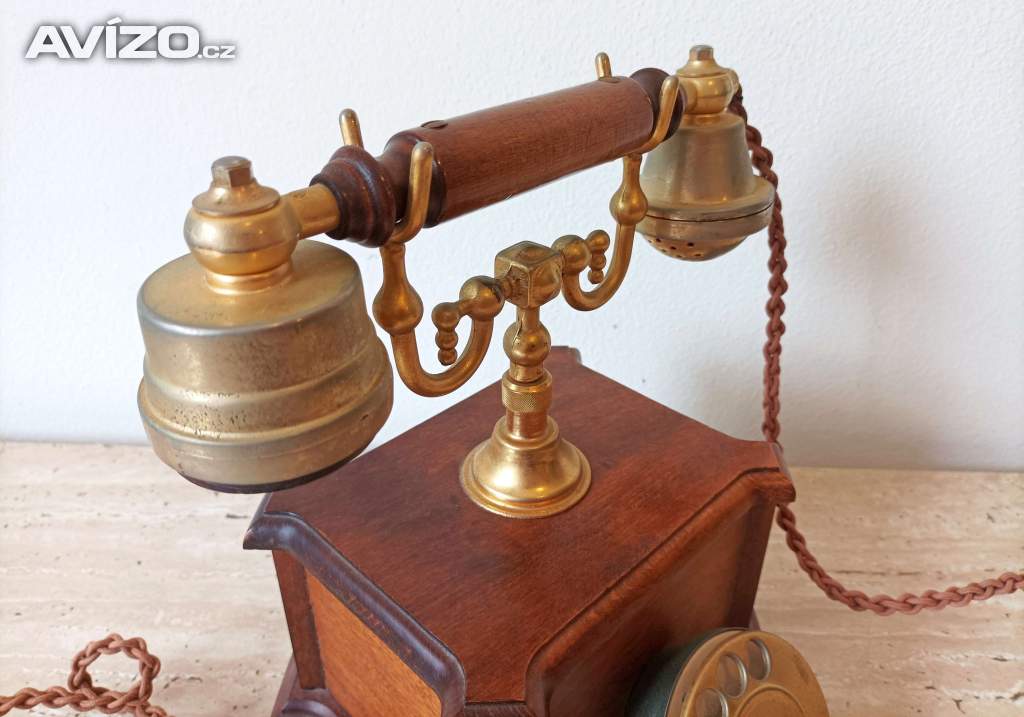 Foto inzerátu Vintage elegantní stolní telefon v krásném stavu 