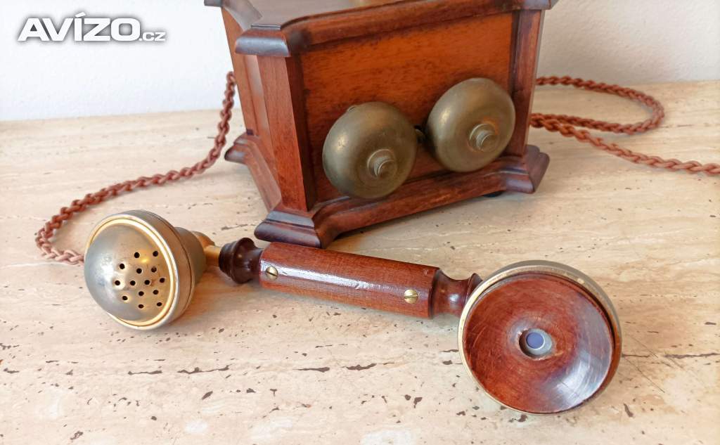 Foto inzerátu Vintage elegantní stolní telefon v krásném stavu 