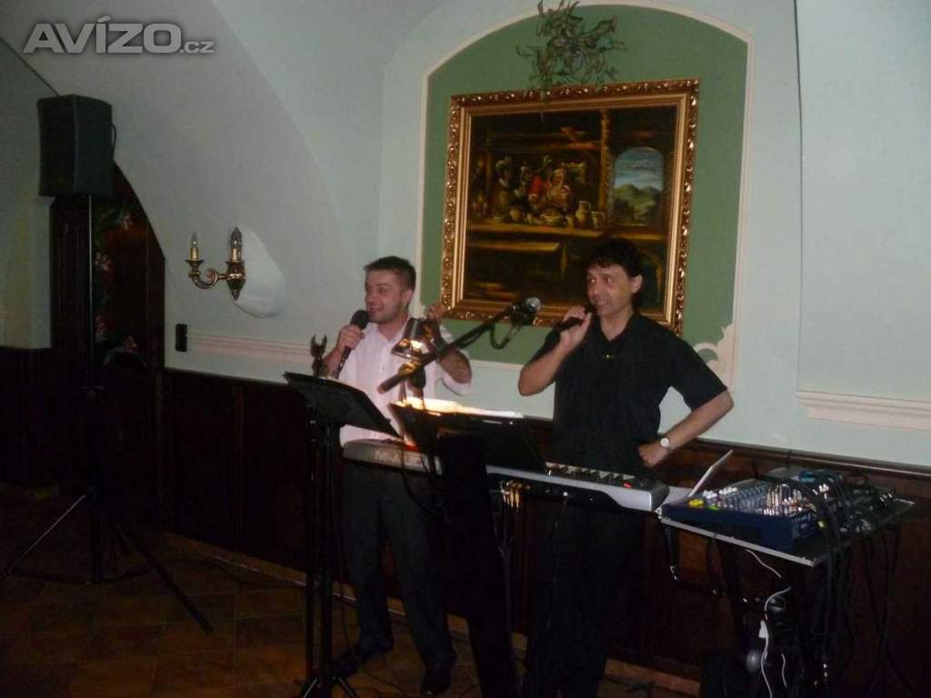 Foto inzerátu ŽIVÁ HUDBA NA OSLAVY, SVATBY, PLESY + DJ - ZLÍNSKÝ KRAJ