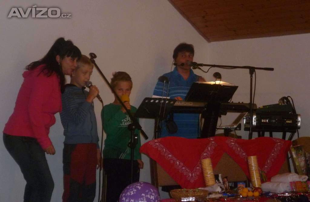 Foto inzerátu ŽIVÁ HUDBA NA OSLAVY, SVATBY, PLESY + DJ - ZLÍNSKÝ KRAJ