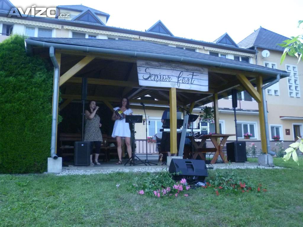 Foto inzerátu REMIX - SKUPINA NA OSLAVY, SVATBY, PLESY - REMIX + DJ - ZLÍNSKÝ KRAJ