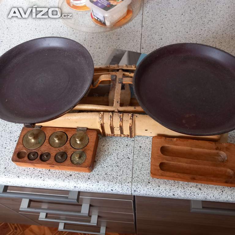 Prodám starou váhu 