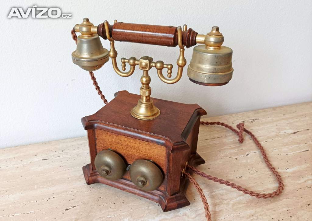 Foto inzerátu Starožitný elegantní stolní telefon v krásném stavu