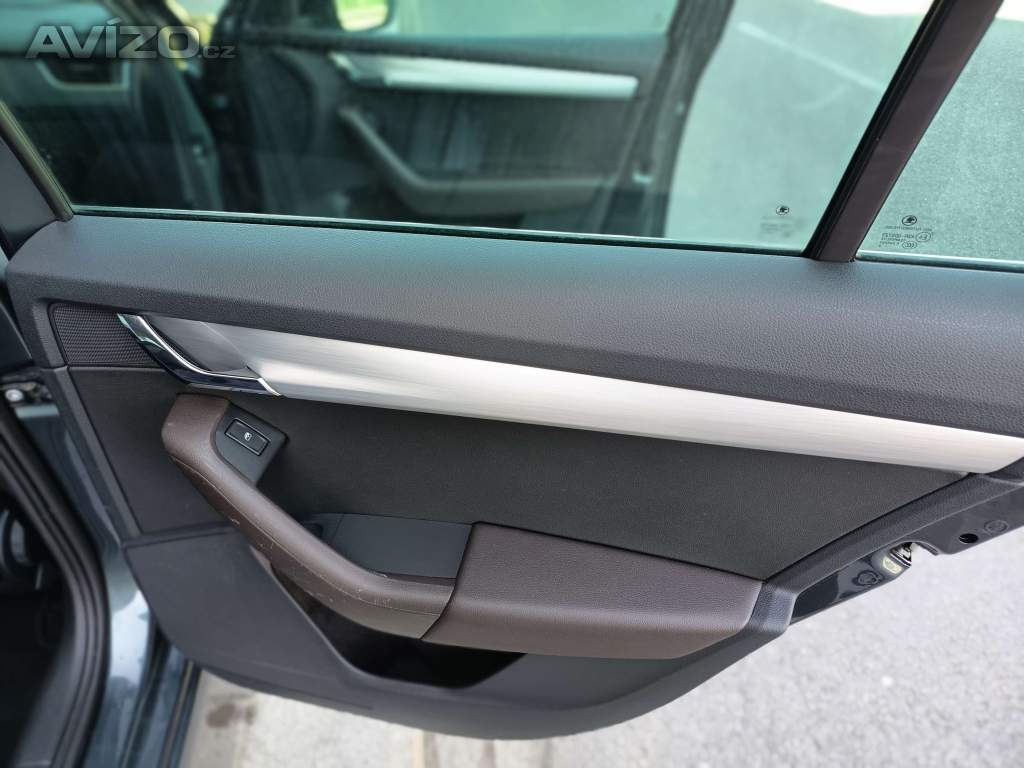 Foto inzerátu ŠKODA Octavia Combi 1,5TSI Style Plus DSG 