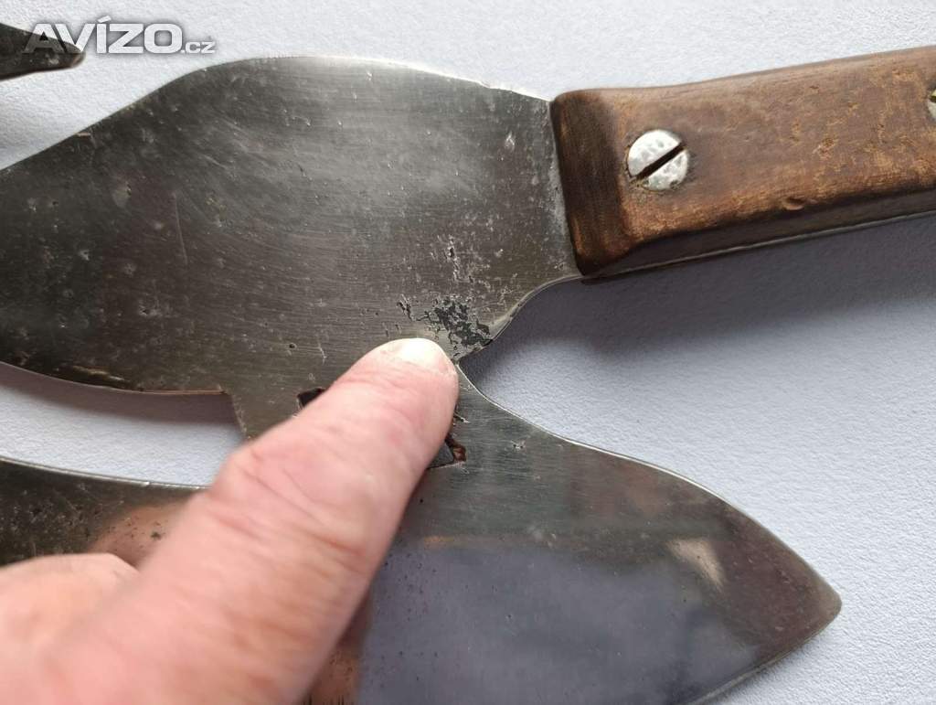 Foto inzerátu Starožitný sekáček na maso – atypický design (liška)