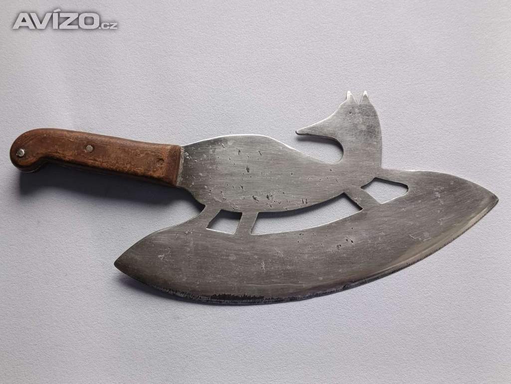 Foto inzerátu Starožitný sekáček na maso – atypický design (liška)
