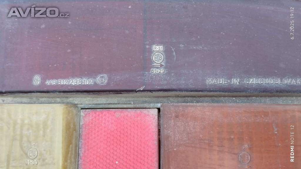 Foto inzerátu Zadni čelo na ŠKODA 105/120 s lištou a světlem.