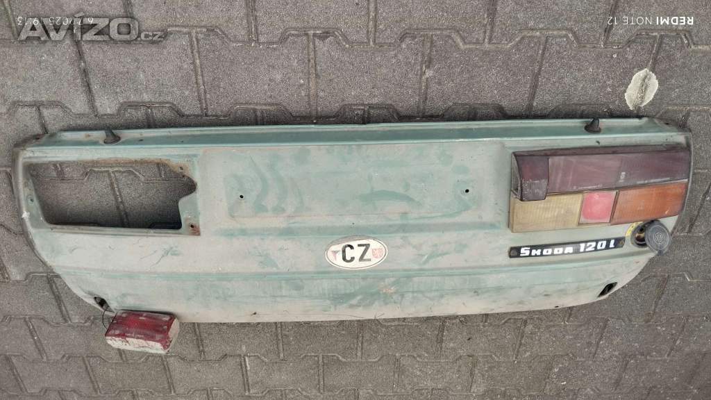 Foto inzerátu Zadni čelo na ŠKODA 105/120 s lištou a světlem.