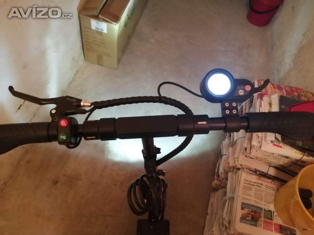 Elektrokoloběžku City Boss R3 černá
