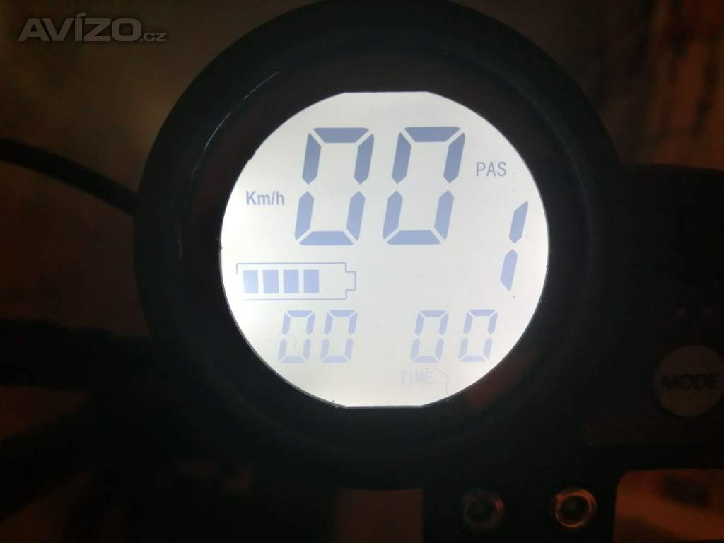 Foto inzerátu Elektrokoloběžku City Boss R3 černá