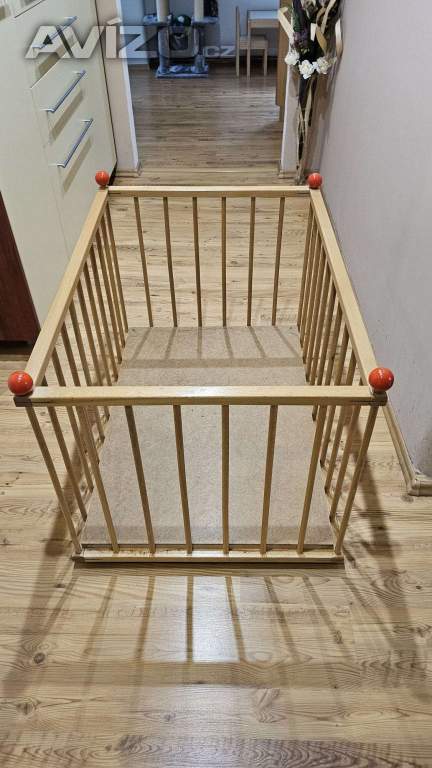 Foto inzerátu Prodej postýlky s matrací