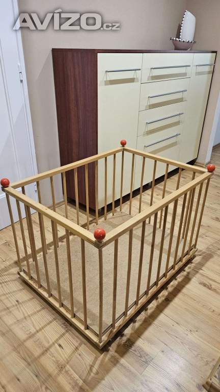 Foto inzerátu Prodej postýlky s matrací