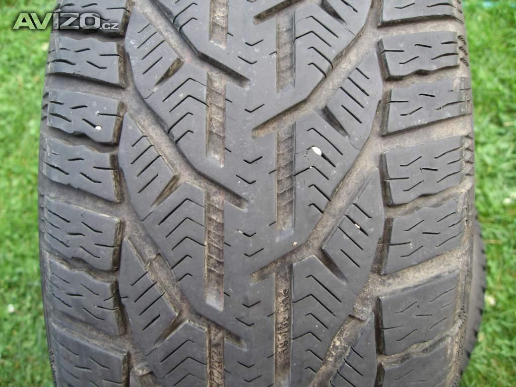 Foto inzerátu PRODÁM ZIMNÍ PNEU 195/60 R15 KORMORAN SNOW 88T 2x