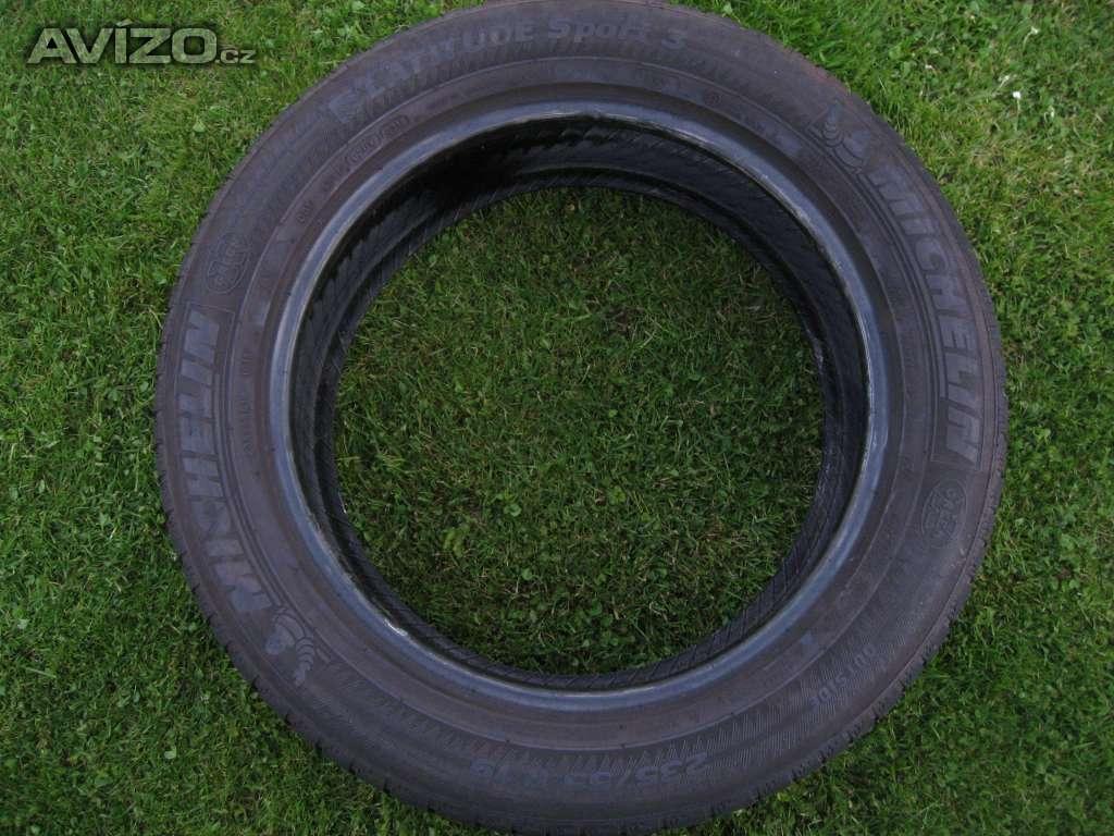 Foto inzerátu PRODÁM LETNÍ PNEU 235/55 R19 MICHELIN LS3 101Y 2ks JETÉ