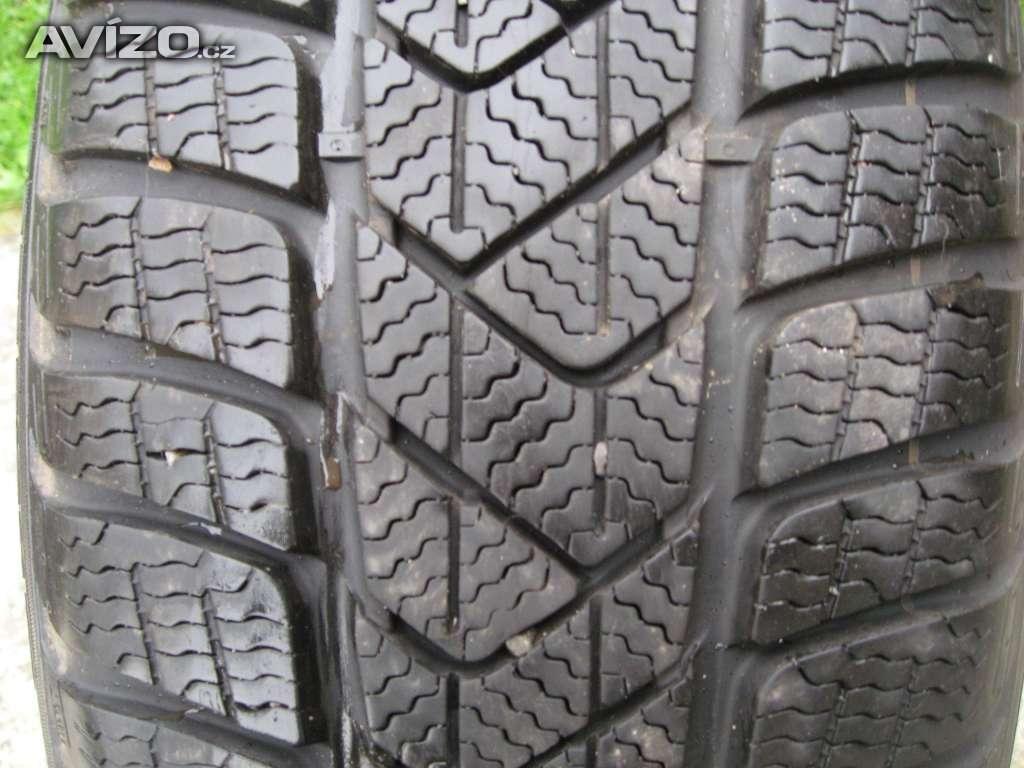 Foto inzerátu PRODÁM ZIMNÍ PNEU 205/60 R17 PIRELLI W SZ3 93H 4ks