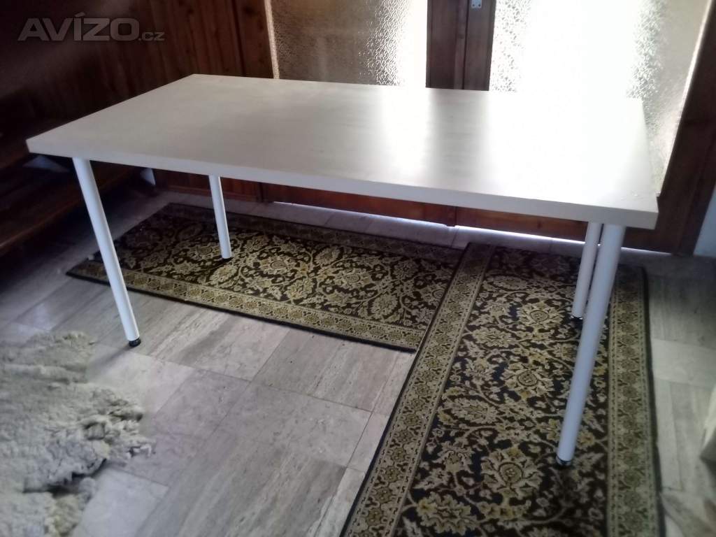 Foto inzerátu Prodám nový stůl béžové barvy, rozměr 150 x 75 výška 75 cm. Kovové nohy bílé
