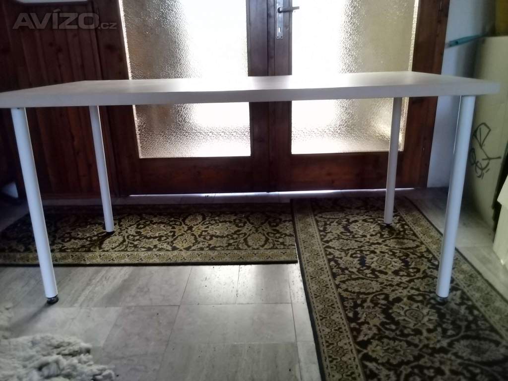 Foto inzerátu Prodám nový stůl béžové barvy, rozměr 150 x 75 výška 75 cm. Kovové nohy bílé