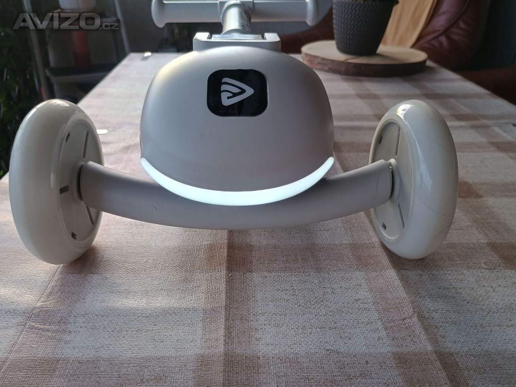 Foto inzerátu Skládací elektrický skútr pro děti - tříkolka