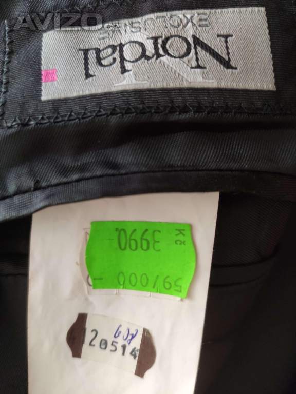 Foto inzerátu Černý pánský oblek
