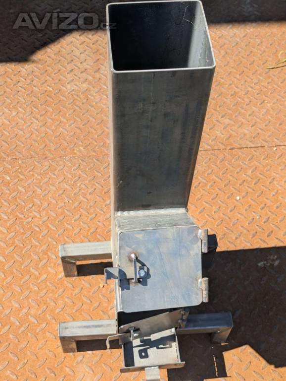 Foto inzerátu Rocket stove / turbo pecek - kempinkový vařič + gril (litina)